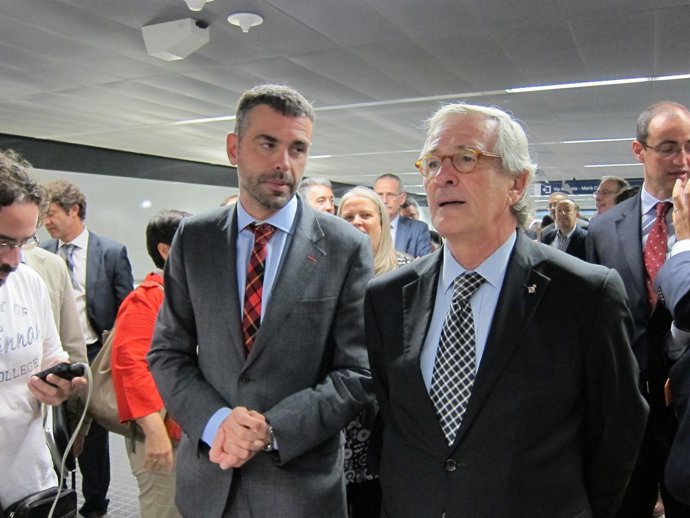 El conseller S.Vila y el alcalde de Barcelona X.Trias