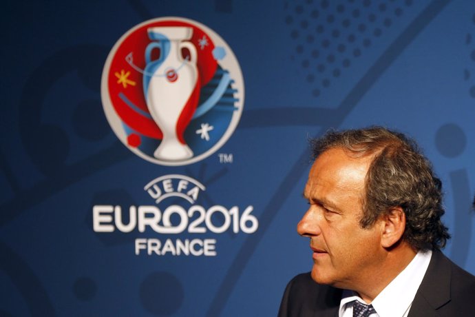 Michel Platini presentando el eslogan de la Eurocopa 2016