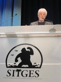 Jodorowsky: "Prefiero dar al espectador una pizca de LSD que 50 litros de Coca-Cola"