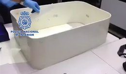 Intervienen más de dos kilos de cocaína en el armazón de una maleta
