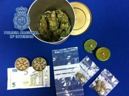 Material intervenido a los detenidos en alrededores de colegios de Castellón