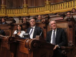 Los tenientes de alcalde Sònia Recasens y Joaquim Forn y el alcalde Xavier Trias