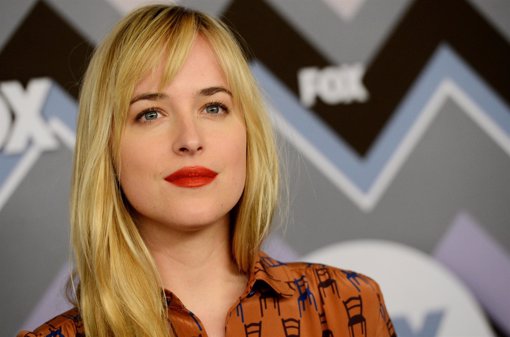 Dakota Johnson se siente presionada por 50 Sombras de Grey