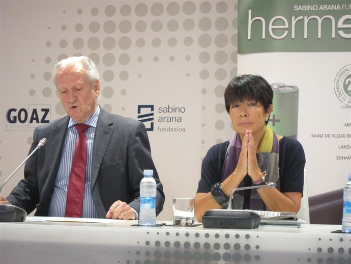 Margarita Uria con Juan María Atutxa