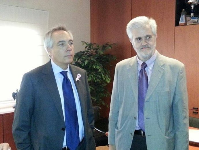 Pere Navarro y el alcalde de El Vendrel, Martí Carnisser (PSC)