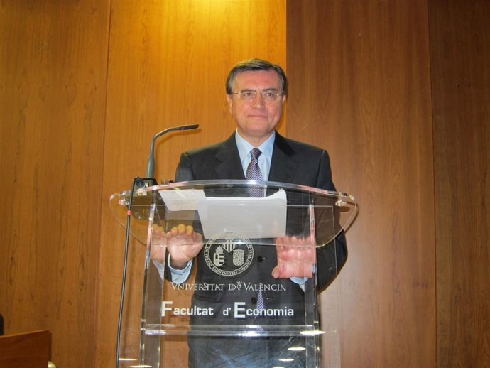 Viñals en una conferencia en Valencia