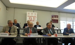 Boluda (AVE) interviene en la presentación del estudio 'El Laberinto del Agua'.