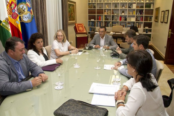El presidente de la Diputación de Huelva, Ignacio Caraballo, en reunión de CEUS.