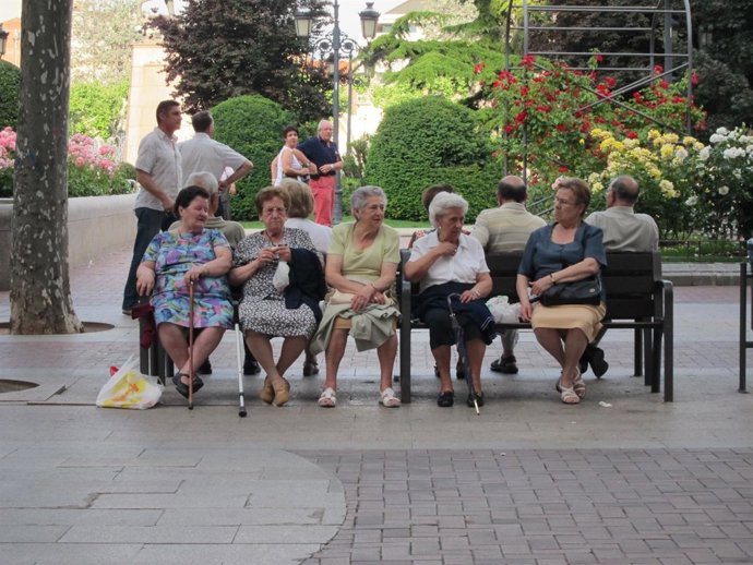 Señoras mayores en Logroño