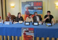 Coll abre el festival con 'Todos queremos lo mejor para ella'