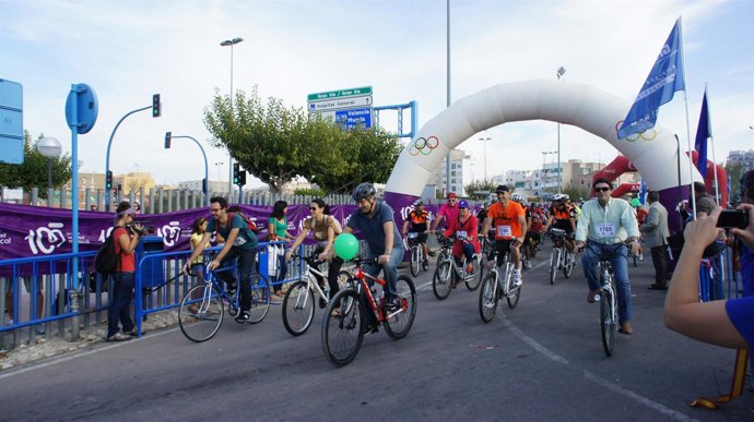 Un momento del Día de la Bici celebrado en Alicante                   