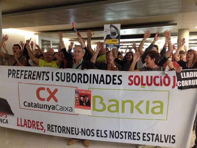 Afectados por las hipotecas protestan en los juzgados