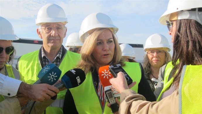 La consejera de Medio Ambiente, María Jesús Serrano, en el Condado de Huelva.