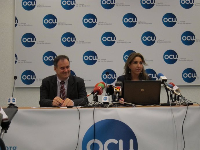 Rueda de prensa de la OCU sobre la compra colectiva de electricidad