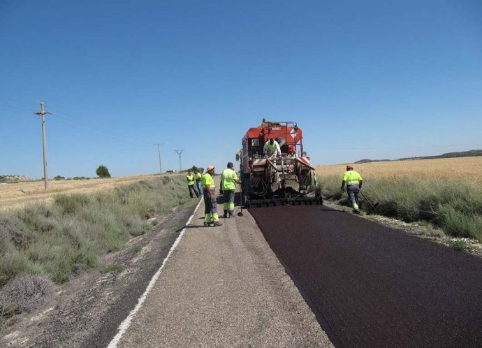Obras en la carretera A-1104, que conecta la A-129 con Farlete y Monegrillo