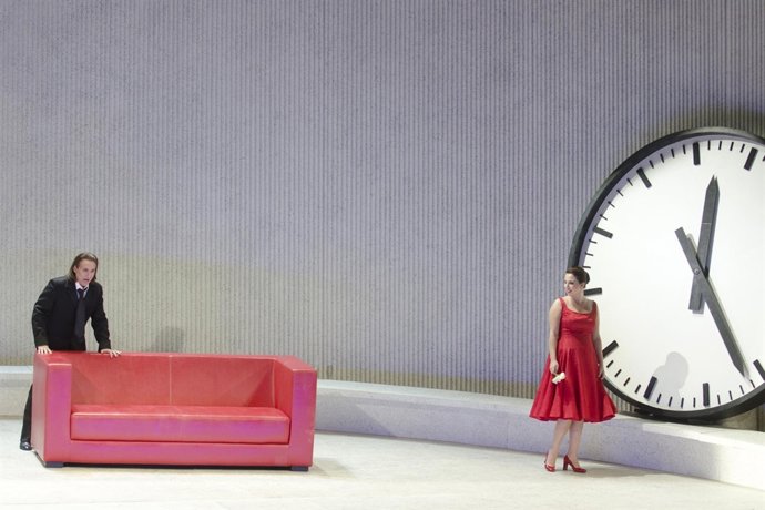 Escena de 'La Traviata' con Ivan Magrì, que tuvo que ser sustituido