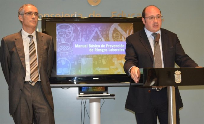 El consejero de Educación y el director general de Trabajo