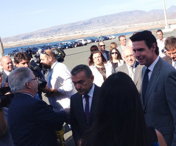 El presidente de Canarias, Paulino Rivero, y el ministro José Manuel Soria