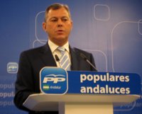 PP-A cifra en 30.000 millones la deuda de la Junta y exige un presupuesto sin subida de impuestos y menos publicidad