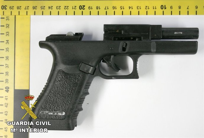 Pistola simulada recuperada