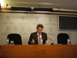 Alfonso Román En  Rueda De Prensa