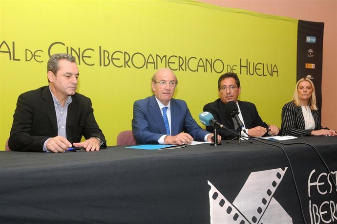 Firma de Cajasol con el Festival de Cine Iberoamericano de Huelva.