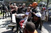 Primeros heridos durante las protestas contra la subasta del mayor yacimiento petrolífero de Brasil