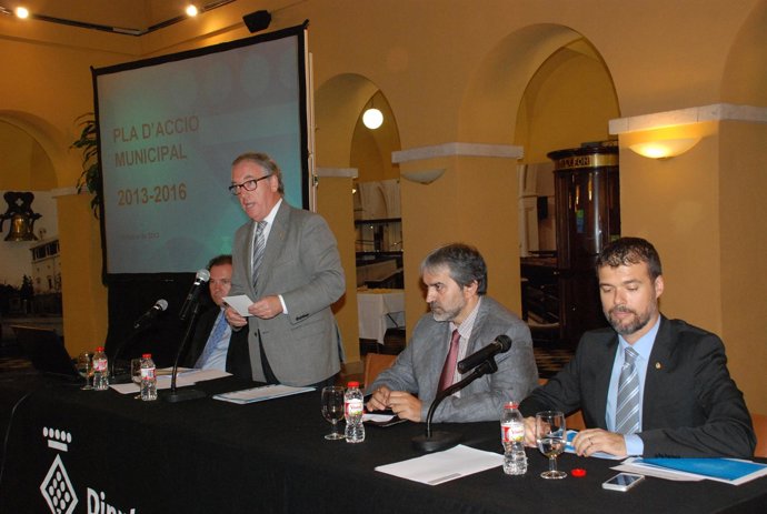 El pte de la Diputación de Tarragona J.Poblet explica el PAM de 2013