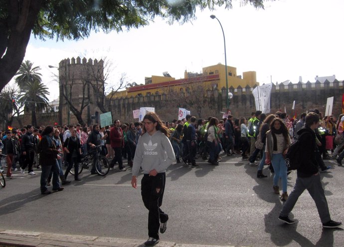 Manifestación de los estudiantes junto al Parlamento