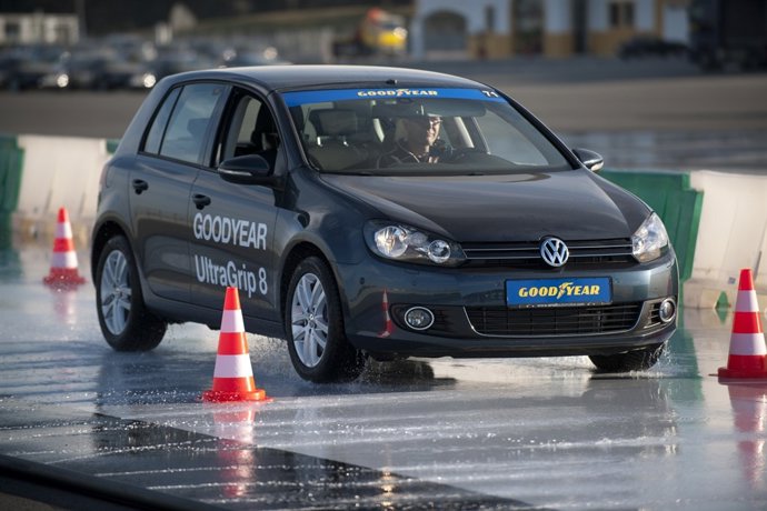 Goodyear Ultragrip 8