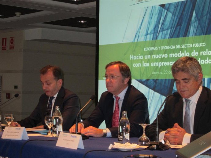 Moragues en su intervención en las jornadas sobre la reforma del sector público