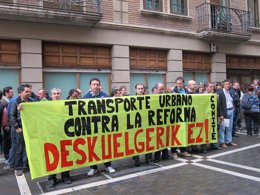 Concentración de los trabajadores del transporte urbano comarcal