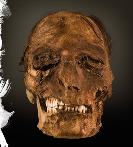 Momia tras el cristal