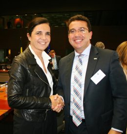 Manzano y Pilar Rojo