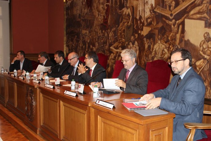 Los participantes del debate en la Cámara de Comercio de Girona