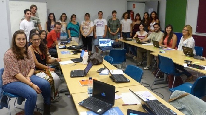 María José Frau con alumnos