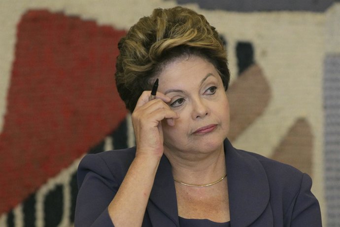 La presidenta de Brasil, Dilma Rousseff, durante una reunión plenaria del Consej