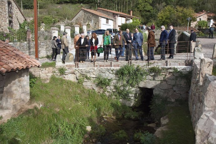 Diego visita actuaciones de la Fundación Botín en el Valle del Nansa