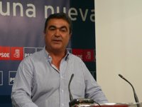El PSOE tacha la reforma local de "regresiva" y recuerda a los populares que han votado la ley en solitario