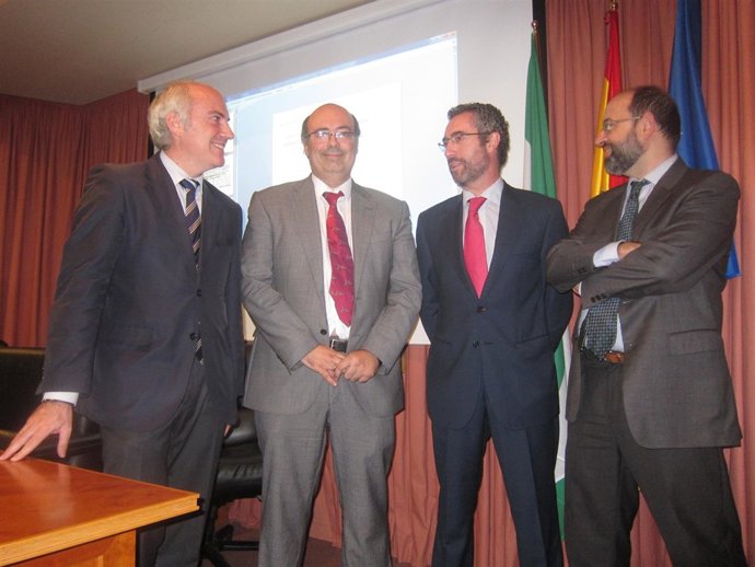 El fiscal Luis Lafont (segundo por la izqda en la foto)