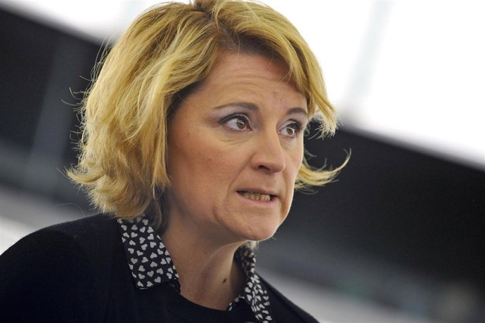 Rosa Estaràs en un pleno del Parlamento Europeo
