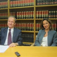 El abogado de Patterson celebra el fallo absolutorio y sugiere que "se va contra él por el color de su piel"