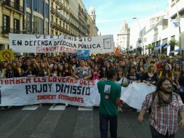 Estudiantes protestan en Barcelona contra la Lomce