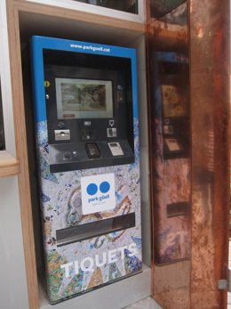 Cajero de venta de entradas del parque Güell de Barcelona