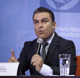 El ministro del Interior de Ecuador, José Serrano.
