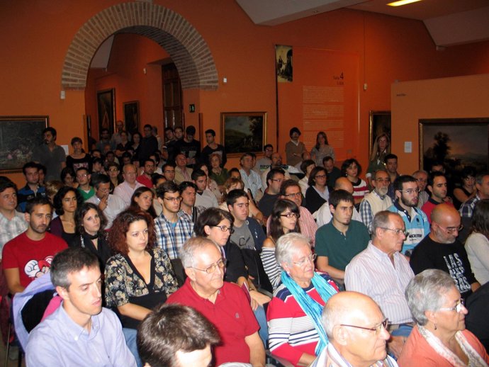 Asistentes a la charla sobre el Bosón de Higgs organizada en el Museo de Jaén