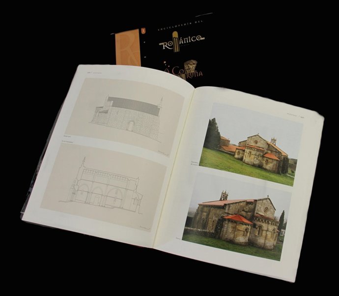 Uno de los  libros que componen la enciclopedia.