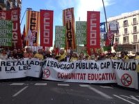 Multitudinaria manifestación en Barcelona contra la LOMCE