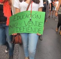 Educación cifra el seguimiento del 24O en la pública en un 21% y los sindicatos lo elevan a más del 65%