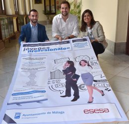 El concejal de Juventud y la directora de Esesa presentan Jóvenes Profesionales